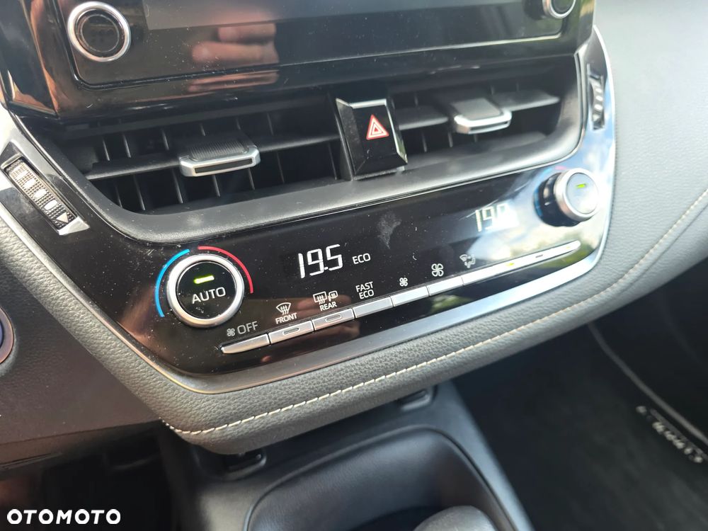 Toyota Corolla 1.8 Hybrid Style - 20