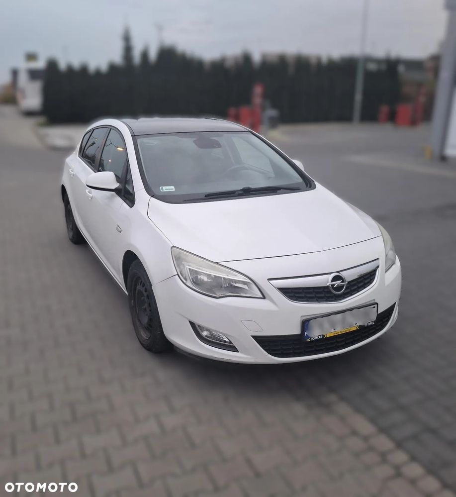 Opel Astra 2012 photo 3