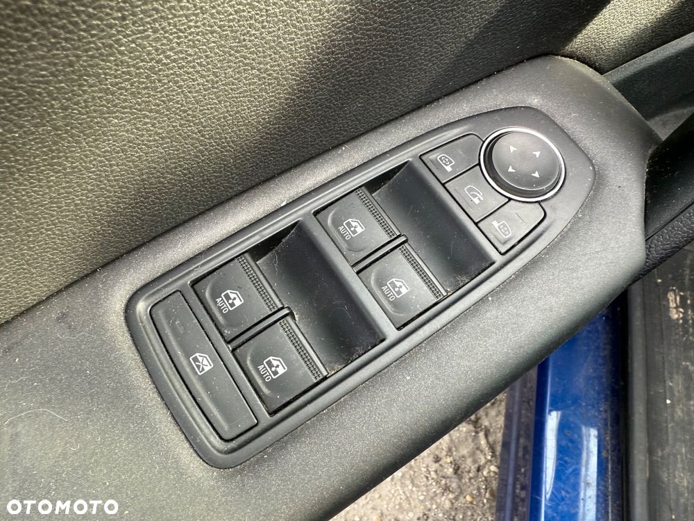 Renault Captur 1.6 E-TECH Full Hybrid 145 Intens - 9