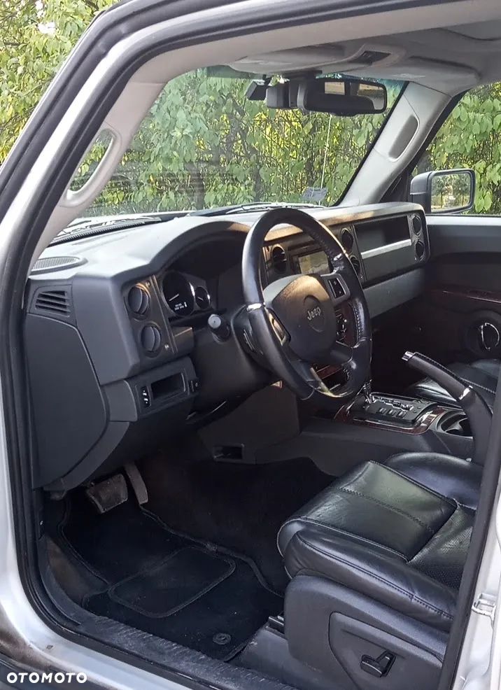 Jeep Commander 5.7 V8 Limited - 9
