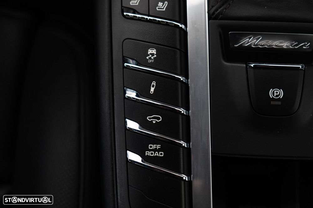 Porsche Macan Turbo - 29