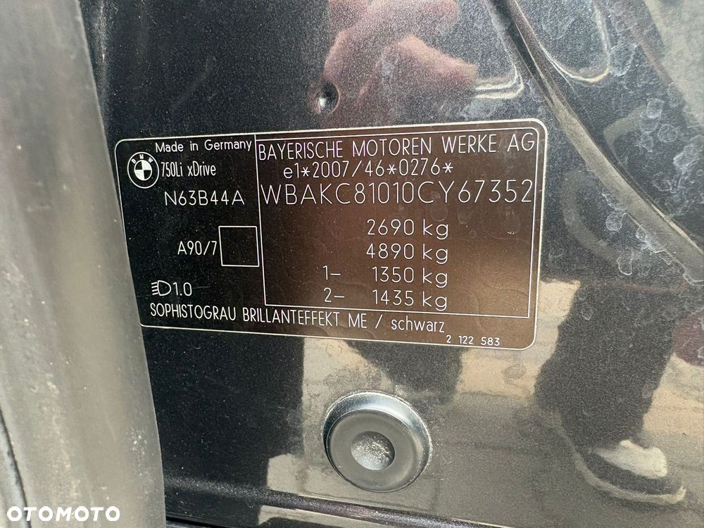 BMW Seria 7 750i L - 19