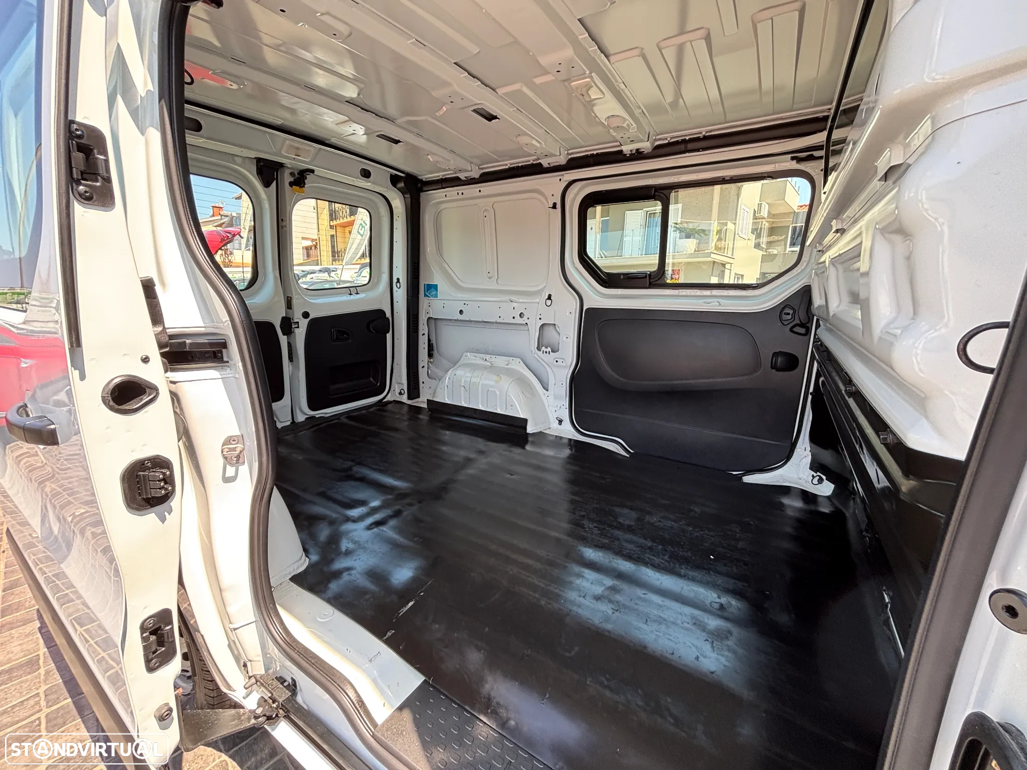 Renault Traffic 3l L1H1 2 portas Laterais - 12