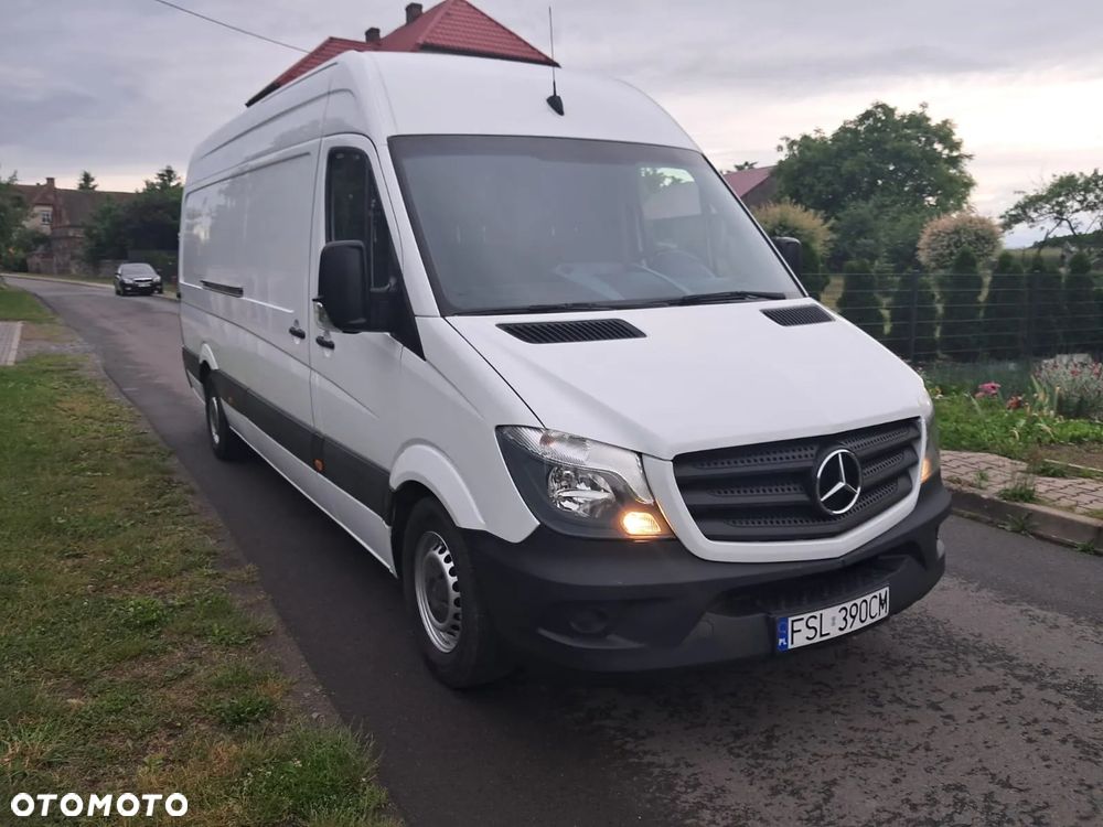 Mercedes-Benz Sprinter - 11