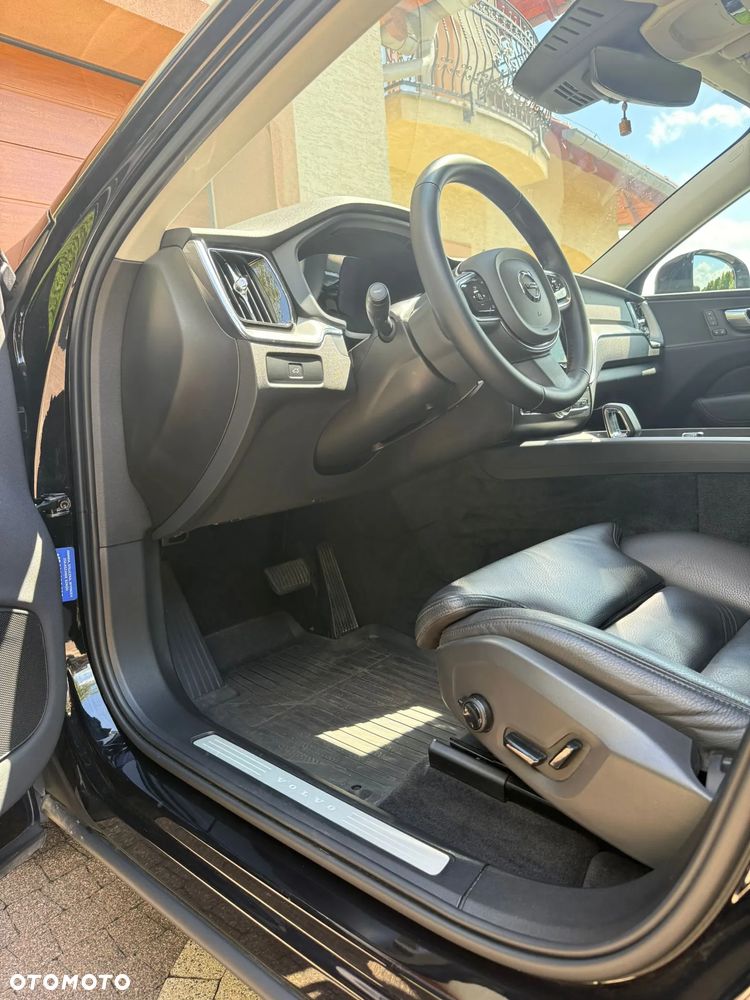 Volvo XC 60 B4 B Plus Dark - 9