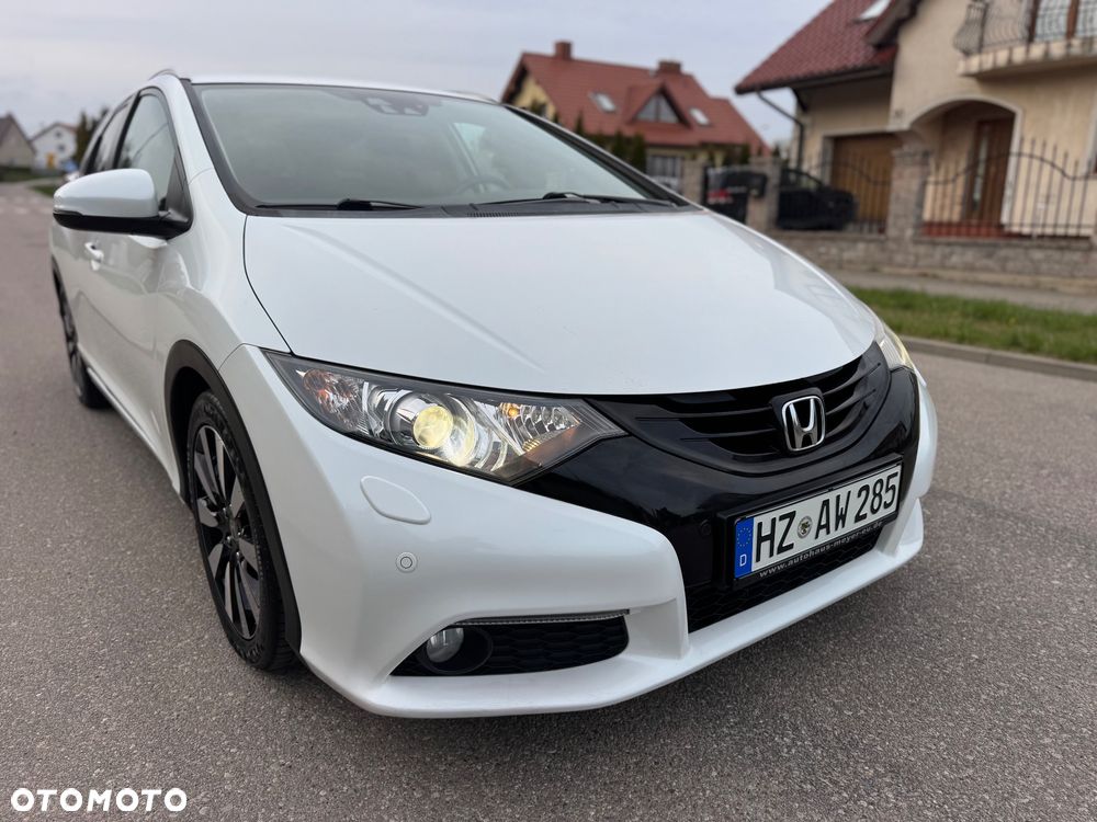 Honda Civic 1.8 i-VTEC Executive Black Edition - 10