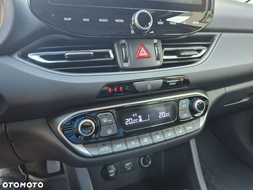 Hyundai i30 1.5 T-GDI 48V Smart DCT - 32