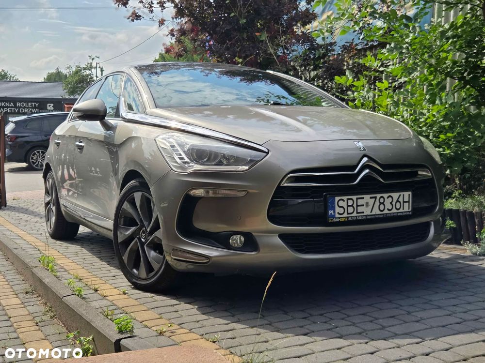 Citroën DS5 HDi 165 SoChic - 1