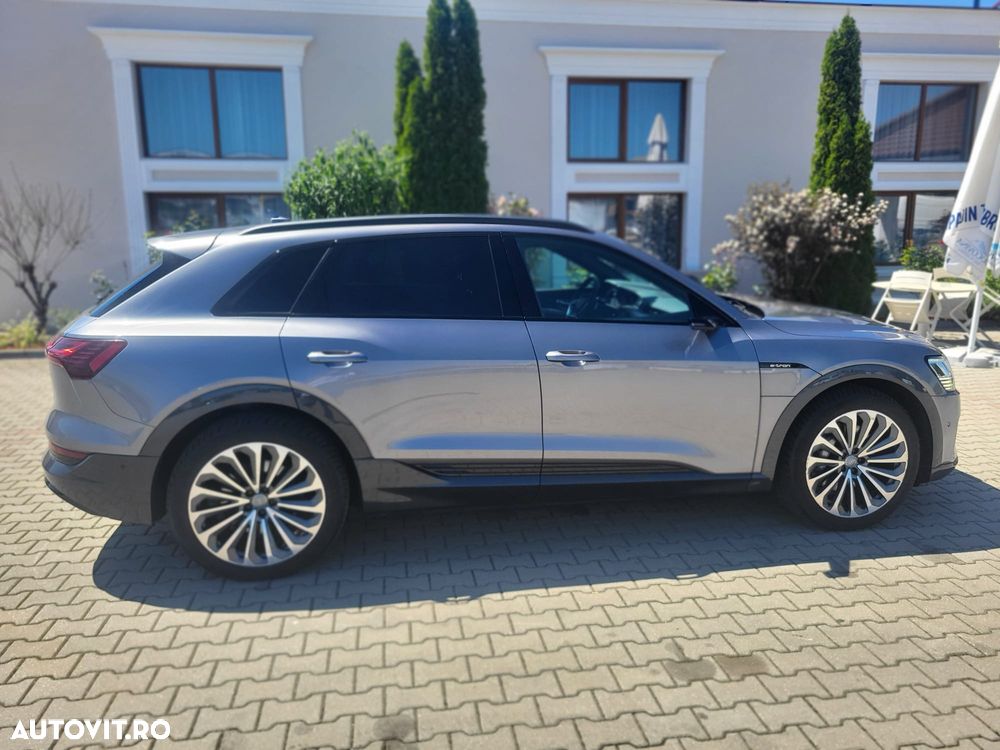 Audi e-tron quattro S - 5