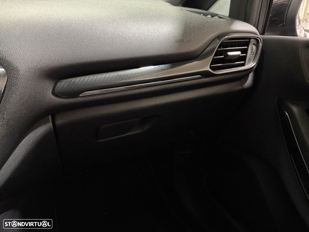 Ford Fiesta 1.0 EcoBoost ST-Line - 12