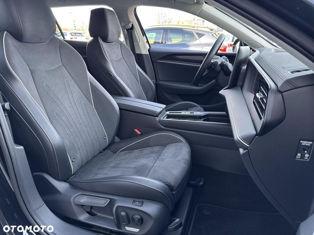 Volkswagen Passat - 13