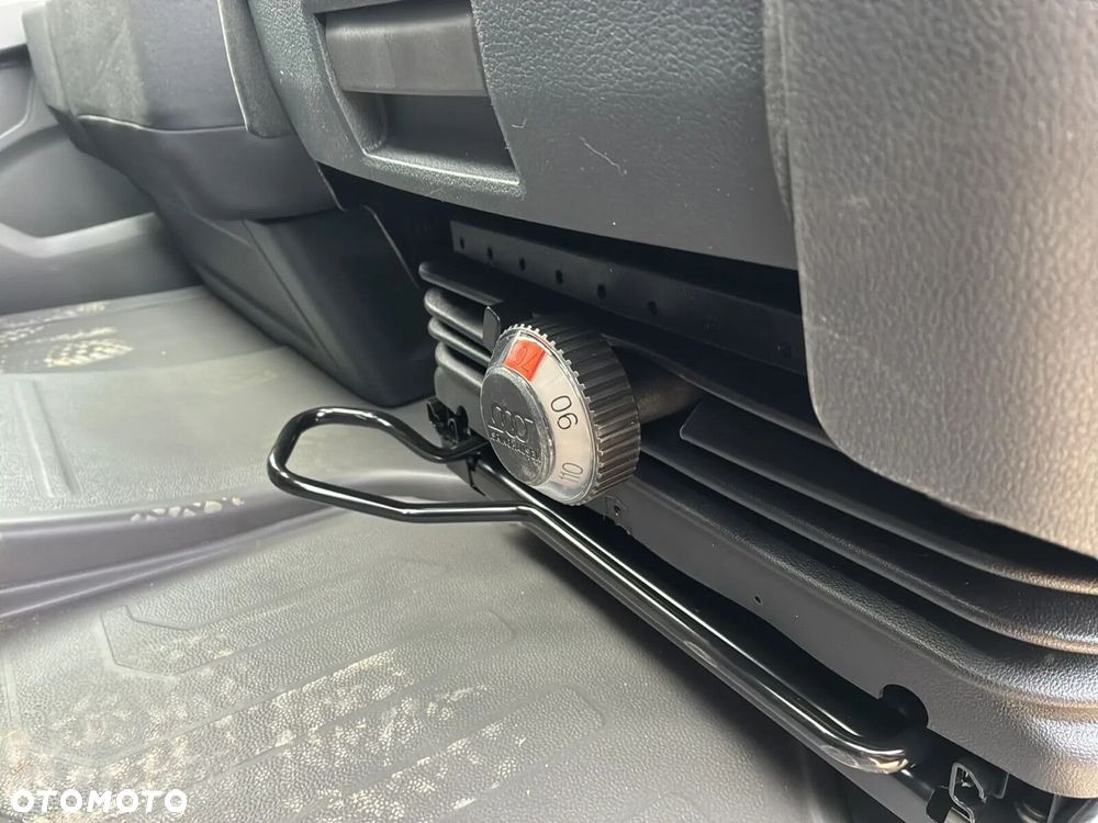 Volkswagen Crafter 35 Furgon L4H3, 2.0BiTDI 177KM, 4490mm, Wysoki dach - 32