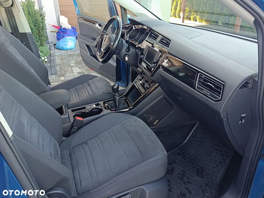 Volkswagen Touran 1.4 TSI BMT Highline - 27