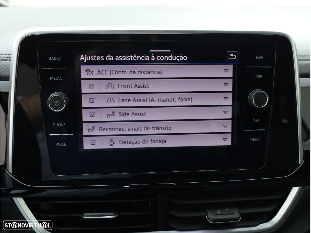 VW T-Roc 2.0 TDI R-Line DSG - 35