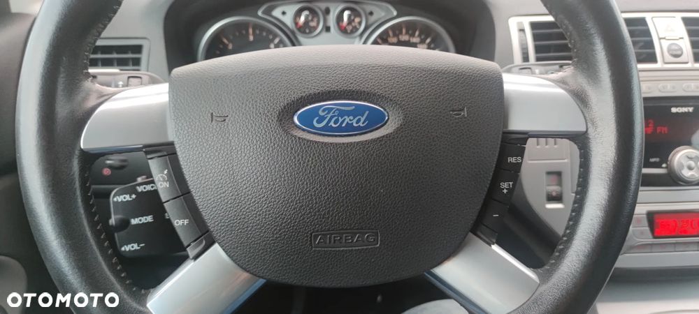 Ford Kuga 2.0 TDCi 4x4 Titanium - 23
