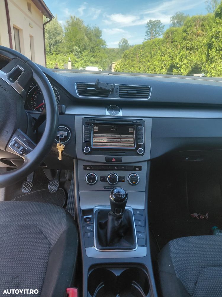Volkswagen Passat 2.0 TDI DPF Blue TDI Comfortline - 8