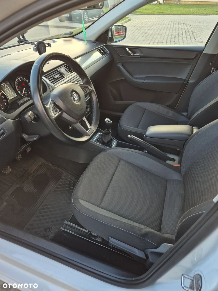 Skoda RAPID 1.6 TDI DPF Ambition Max - 12