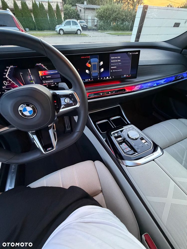 BMW Seria 7 - 12