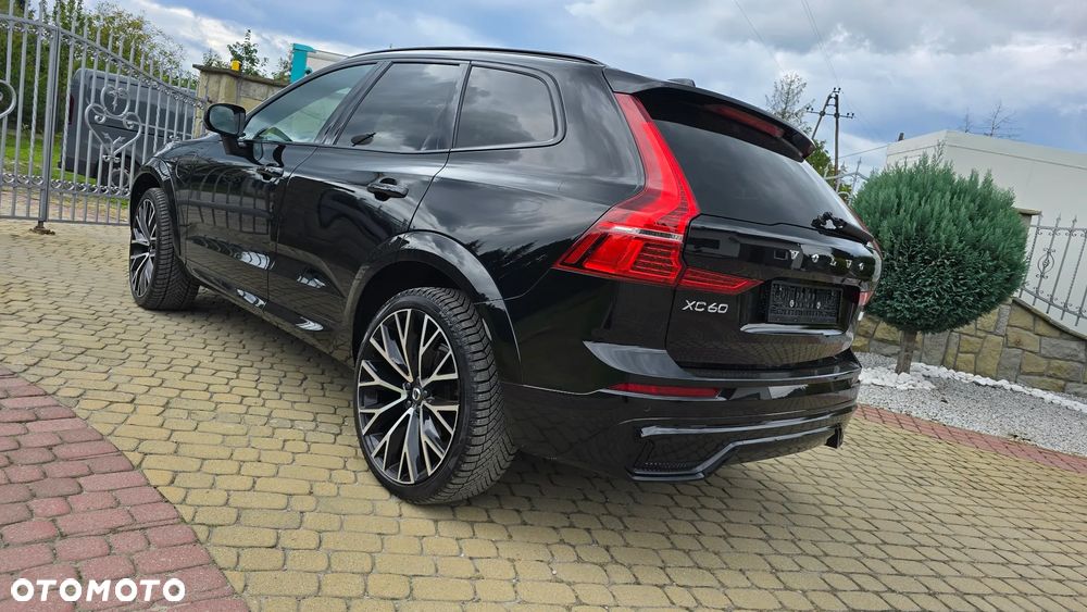 Volvo XC 60 T6 Plug-In Hybrid AWD Ultra Dark - 6