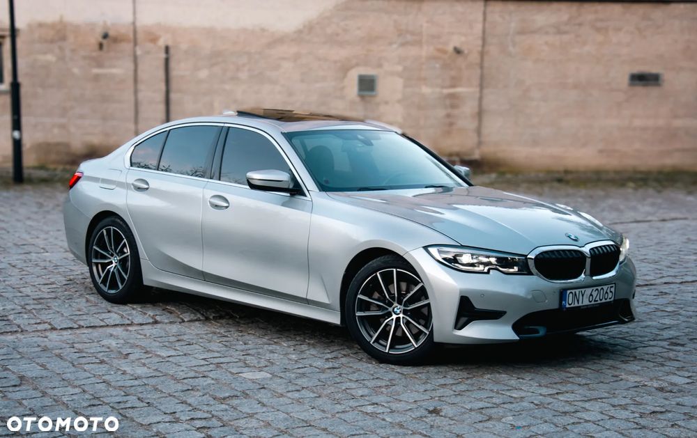 BMW Seria 3 330i Sport Line sport - 5