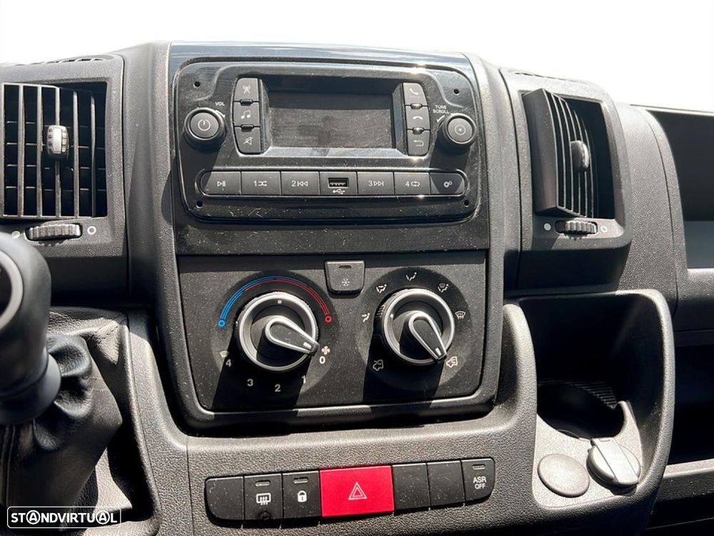 Peugeot Boxer 2.2 BlueHDi 165 S&S 335 L2H2 - 11