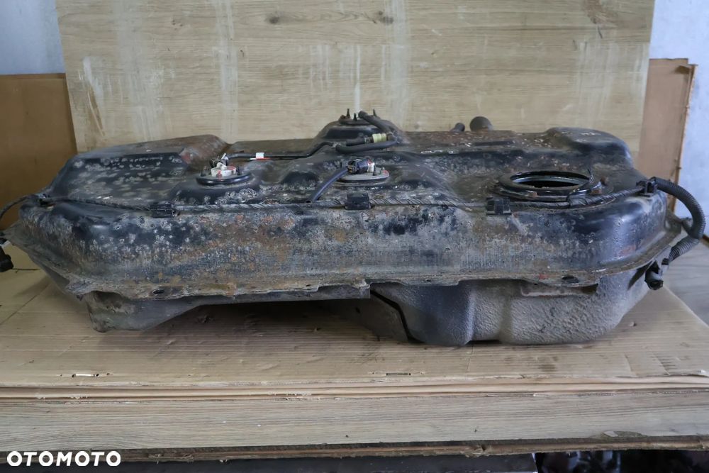 MITSUBISHI OUTLANDER I 03-07 2.0 2.4 B ZBIORNIK PALIWA BAK - 4
