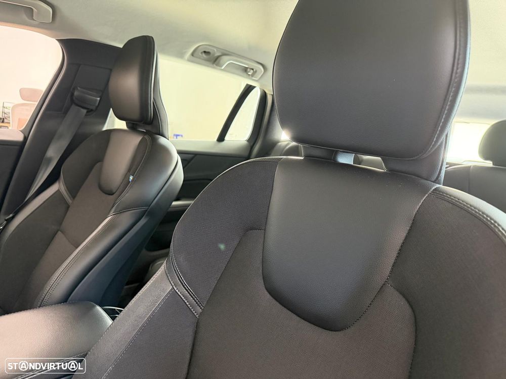 Volvo V60 2.0 T8 AWD TE Momentum Plus - 16