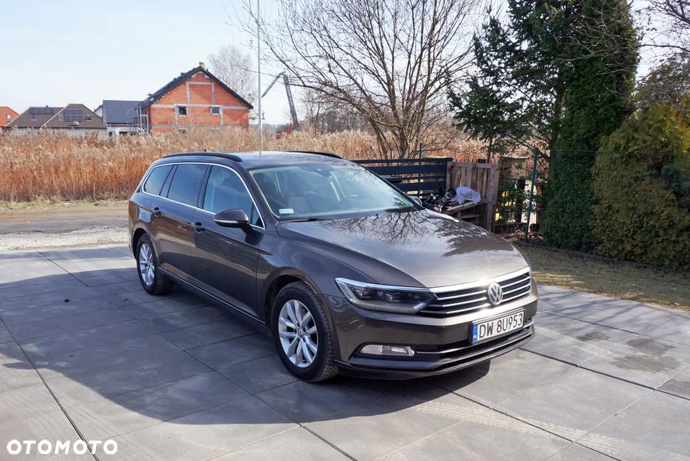 Volkswagen Passat 2.0 TDI (BlueMotion Technology) DSG Comfortline - 11
