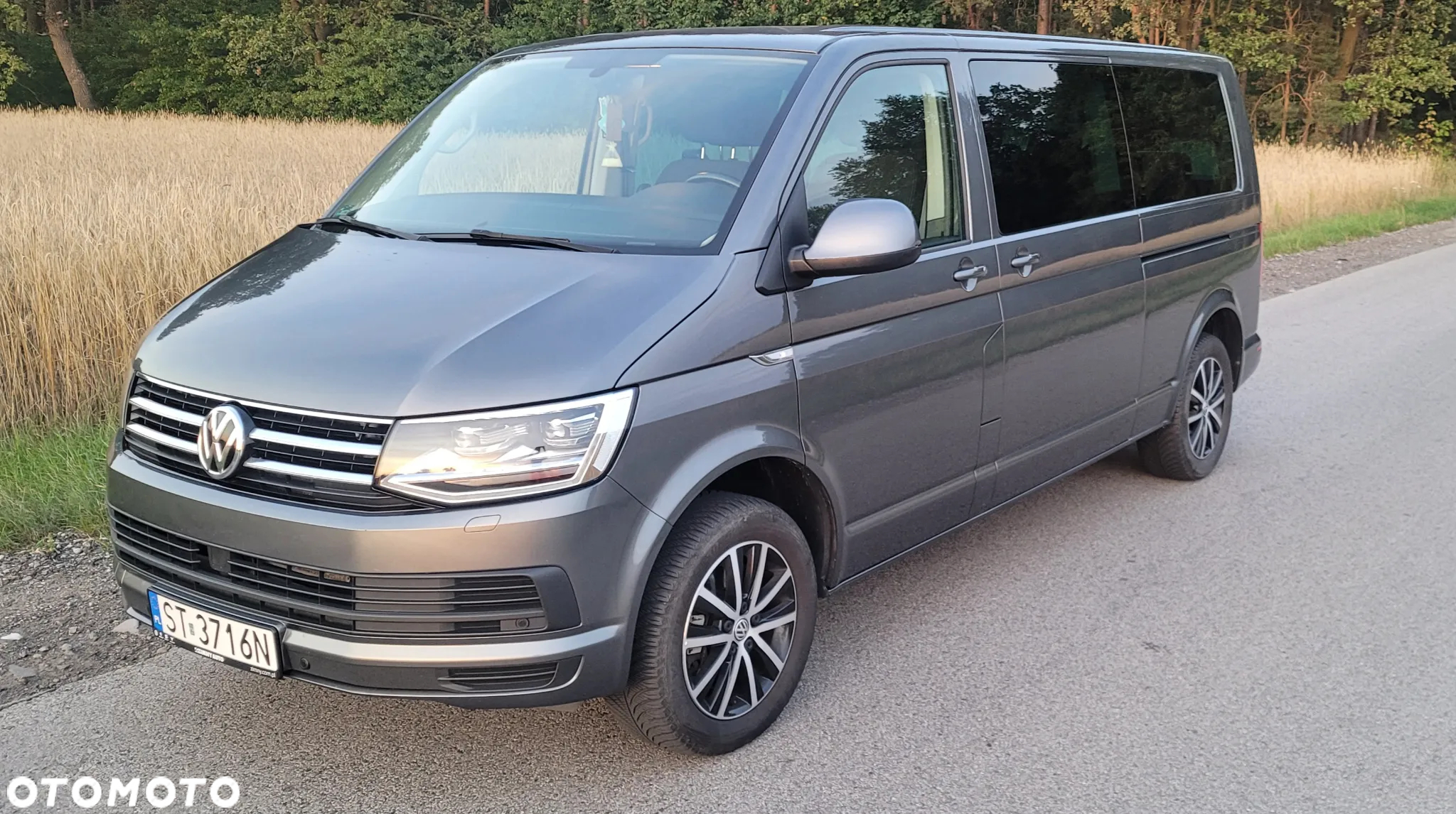 Volkswagen Multivan - 24