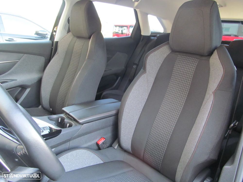 Peugeot 3008 PureTech 130 Stop & Start GPF EAT8 Active Business-Pack - 6