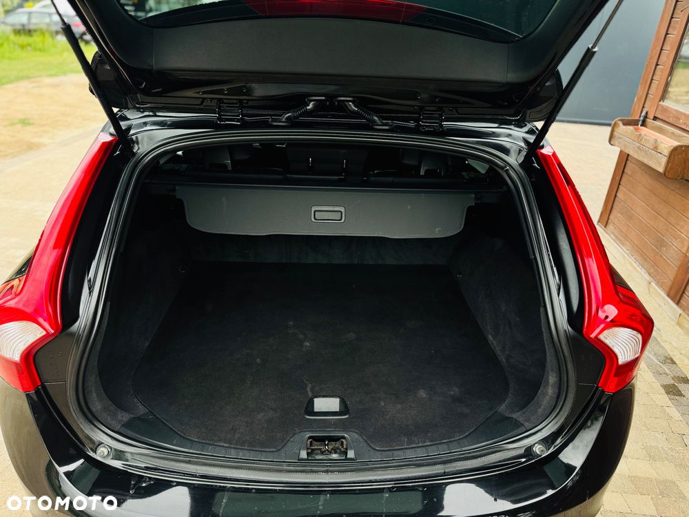 Volvo V60 D2 Drive-E R-Design Kinetic - 15