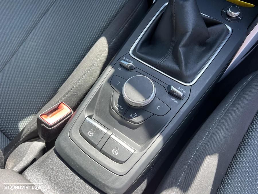 Audi Q2 30 TDI - 8