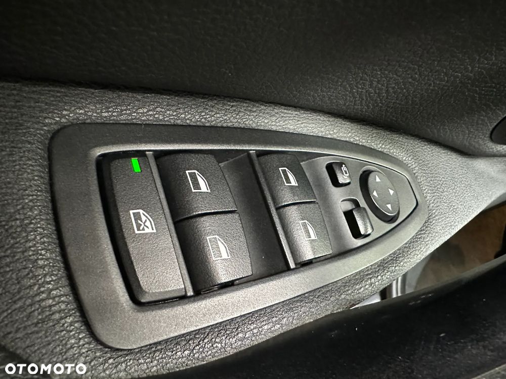 BMW X1 xDrive28i - 20