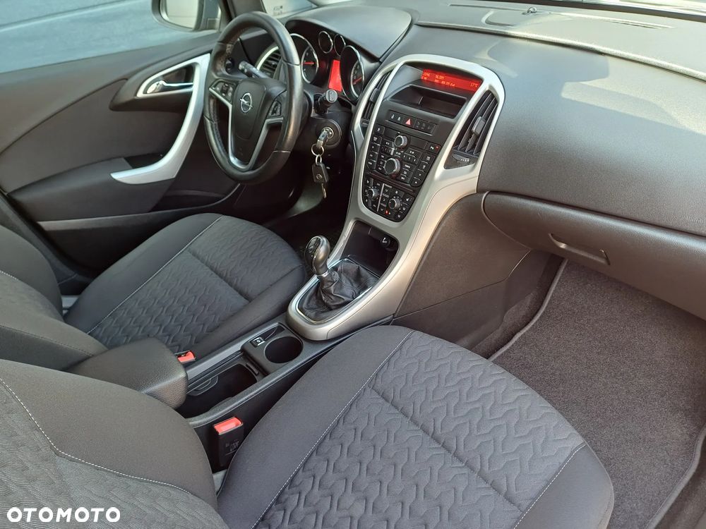 Opel Astra 1.4 Turbo 150 Jahre - 20