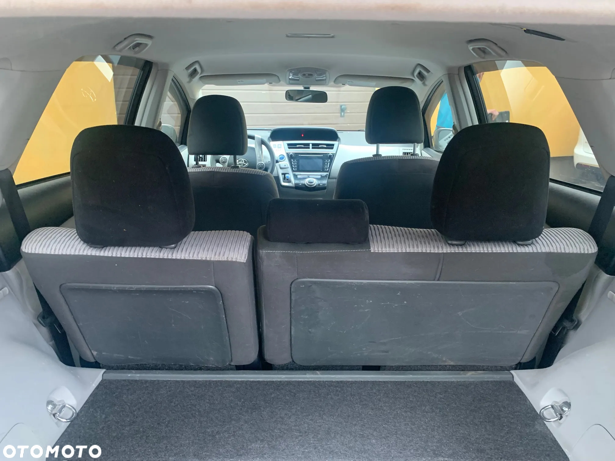 Toyota Prius+ (Hybrid) Life - 16