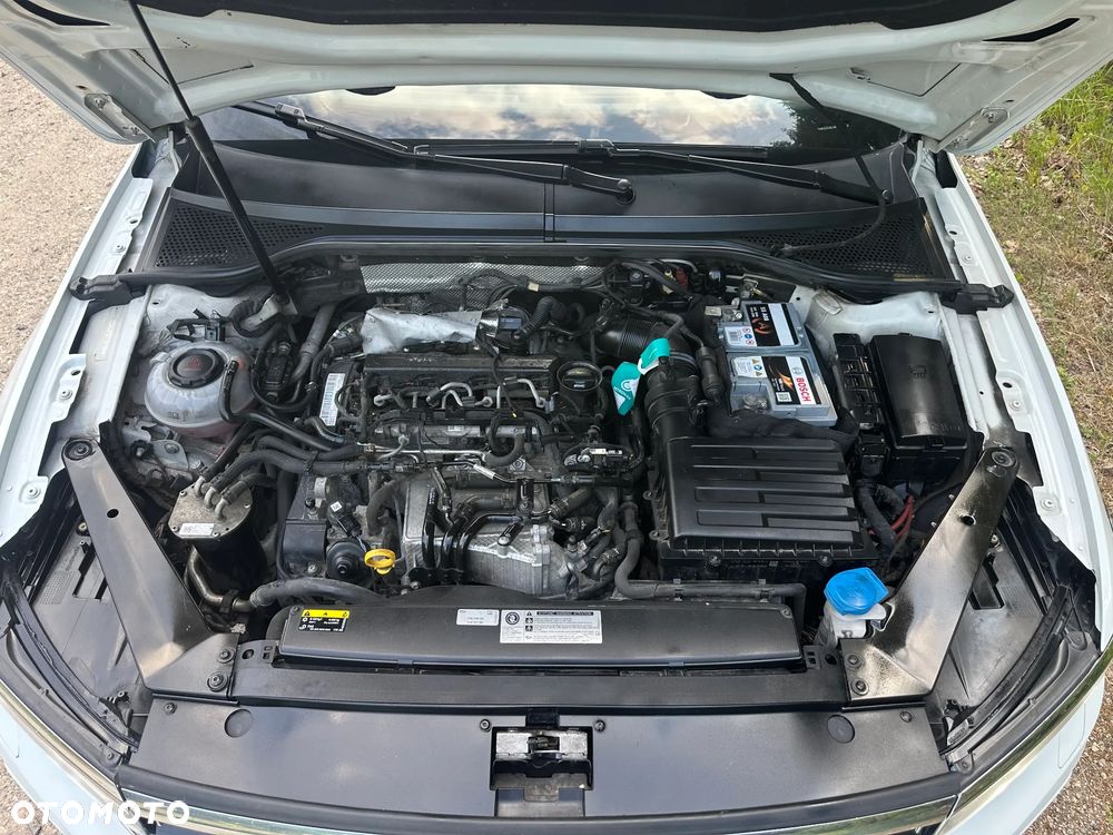 Volkswagen Passat 2.0 TDI SCR Trendline DSG - 36