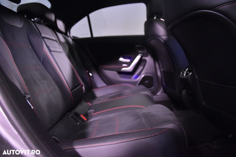 Mercedes-Benz A 200 Sedan 7G-DCT AMG Line - 14