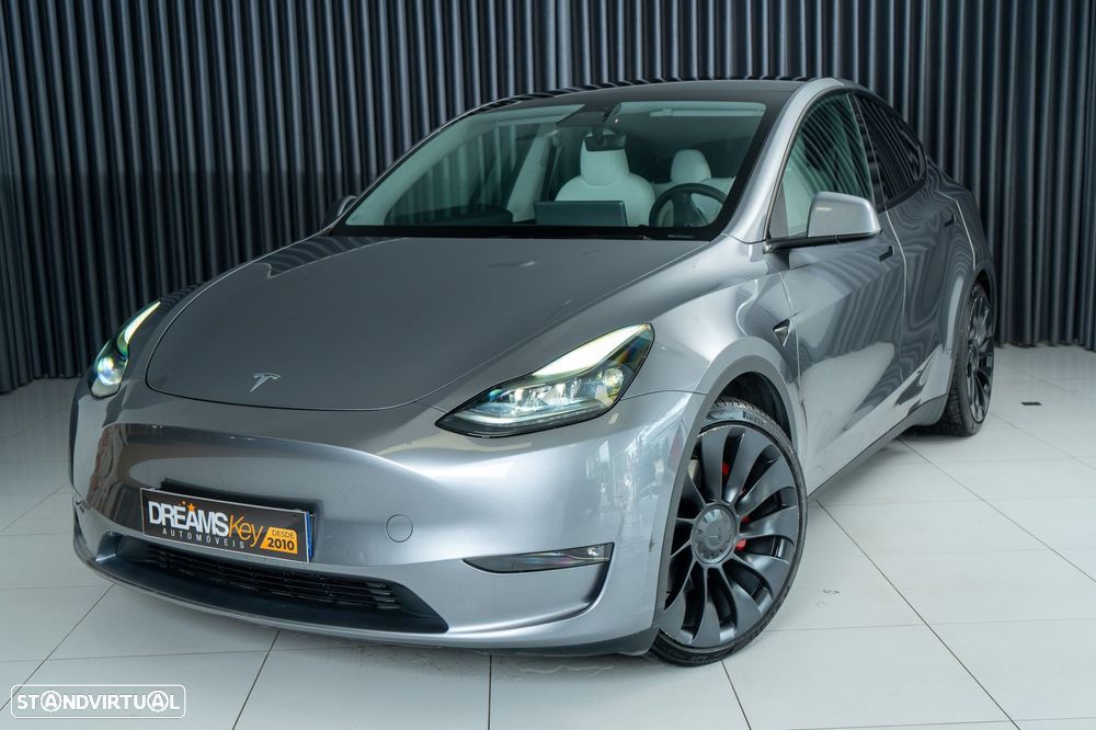 Tesla Model Y Performance Dual Motor AWD - 31