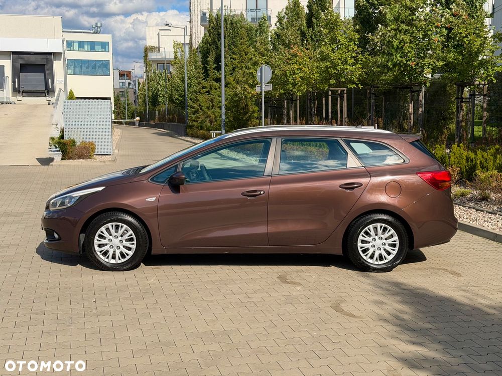 Kia Ceed - 4