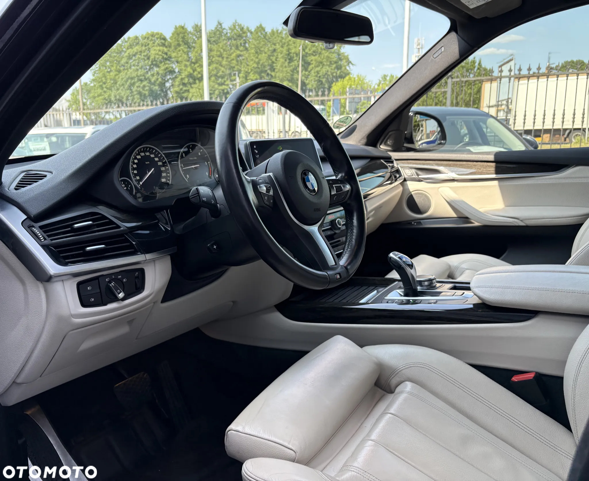 BMW X5 M M50d - 12