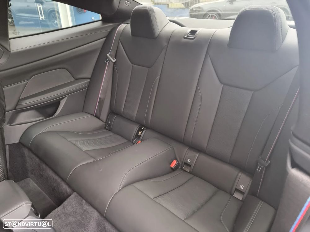 BMW M4 Competition M xDrive - 41