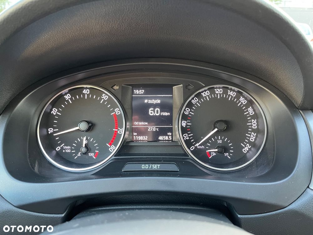 Skoda RAPID 1.2 TSI Style - 30