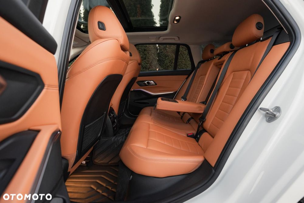 BMW Seria 3 320d Luxury Line - 14