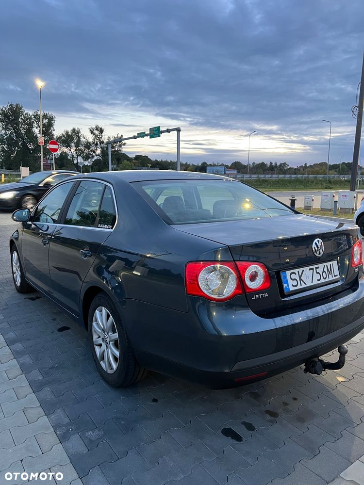Volkswagen Jetta 1.9 TDI Trendline - 13