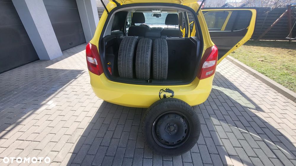 Skoda Fabia 1.2 HTP Active - 10