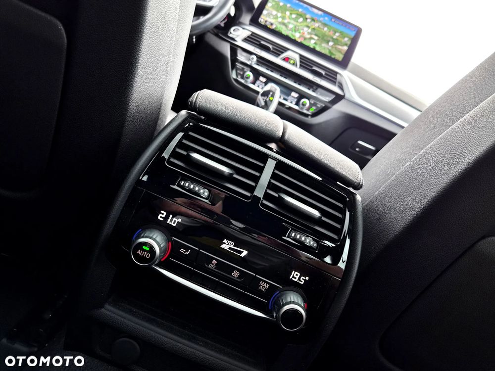 BMW Seria 5 520d xDrive mHEV M Sport Edition - 19