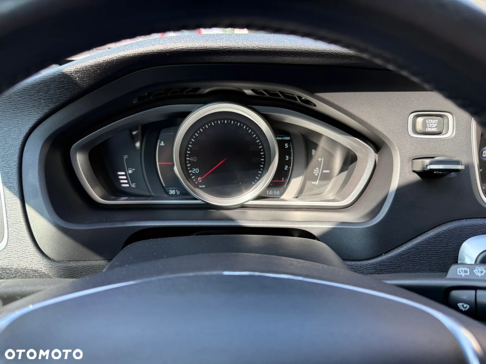 Volvo V40 D3 Momentum - 7