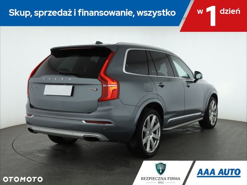 Volvo XC 90 - 7