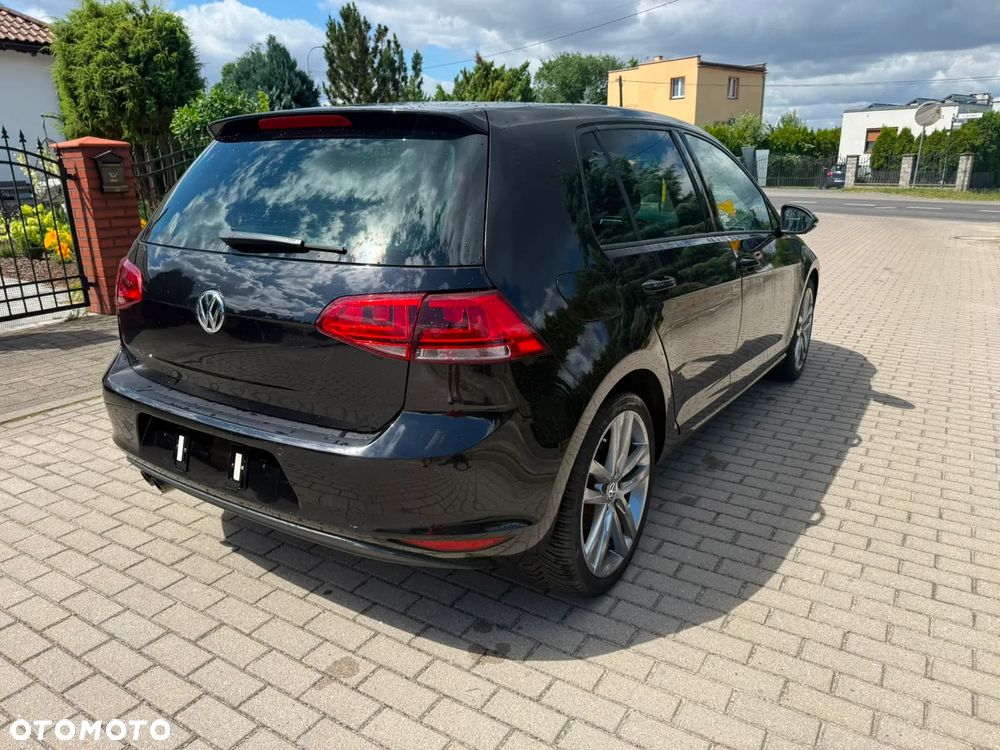 Volkswagen Golf - 5