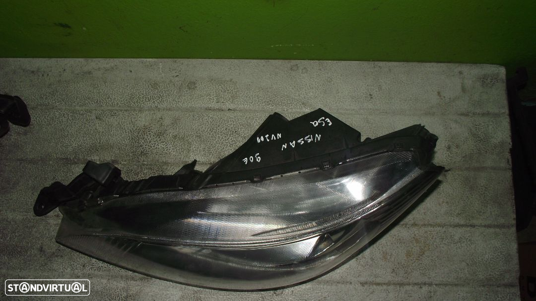Farol Esquerdo Nissan NV200 - 2012 / 2014 - F926 - 2